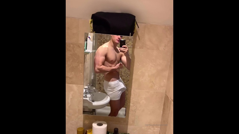 JustTheGays thumbnail for Showing off my young fit body and cock – Big Tobez (bigtobez)