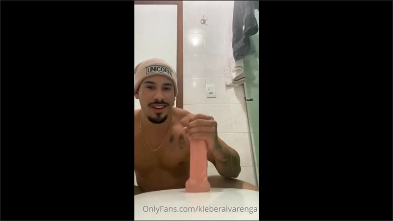 thumbnail for Kleber Alvarenga cums while bouncing on big dildo