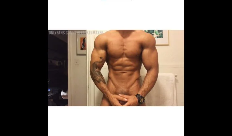 JustTheGays thumbnail for Showing off my muscles and jerking my thick cock till I cum TheFackelmayer