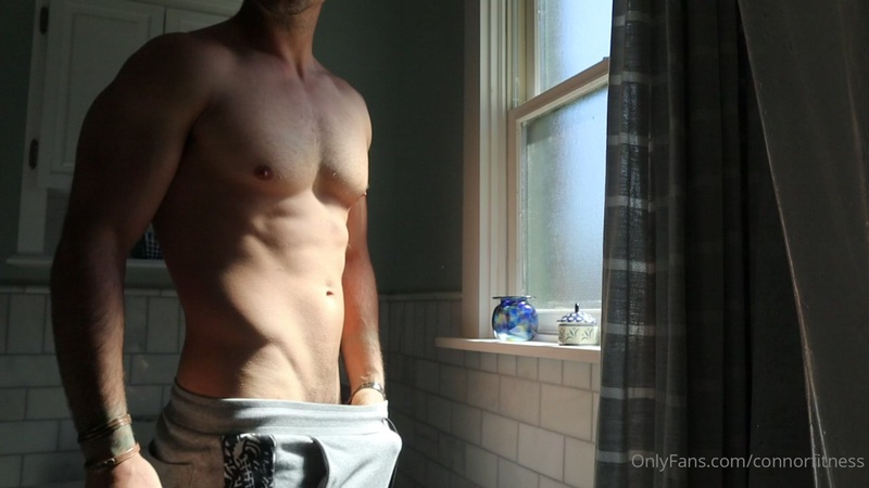 JustTheGays thumbnail for Early morning jerk off in the bathroom – Connor Murphy (connorfitness)