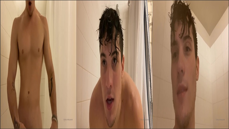 thumbnail for Deek aesthetic shows off in the shower