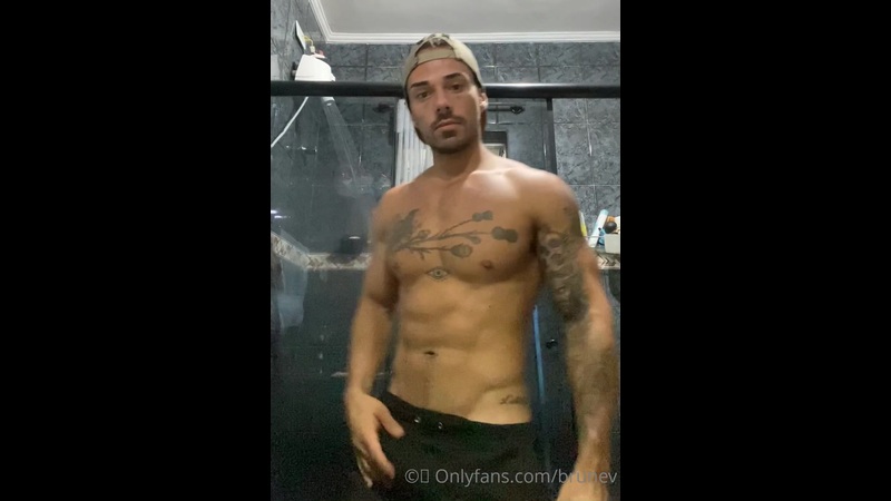 JustTheGays thumbnail for Showing off my body and fat cock – Bruno Neves (brunev)