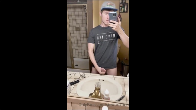 JustTheGays thumbnail for stewartchris jerks off in the bathroom