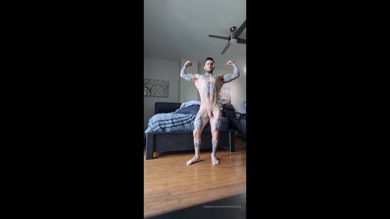 JustTheGays thumbnail for Doing a quick nude workout and showing off my muscles – Michael Hoffman (mikehoffman1023)